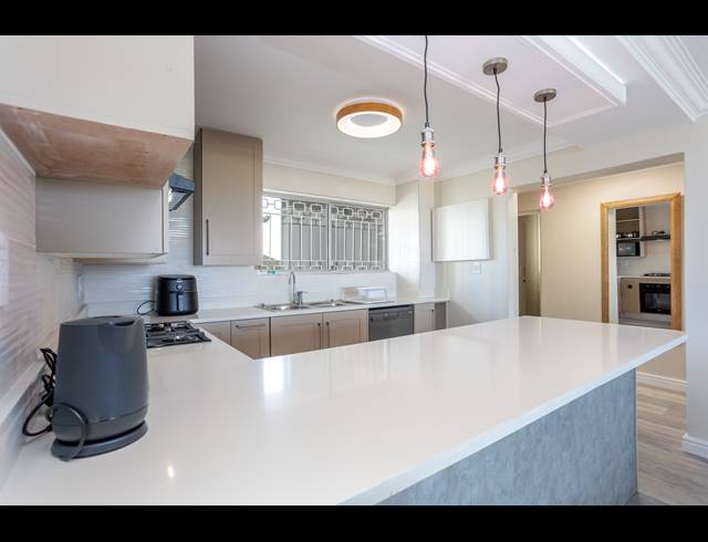 2 BEDROOM APARTMENT TO LET IN MUIZENBERG